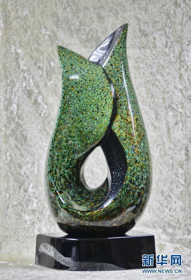 Sosok Wanita Tukang Cat Kerajinan Tangan_fororder_tt10