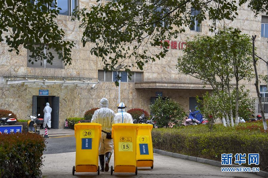 #新华网#湖北孝感：“疫”线“清洁卫士”