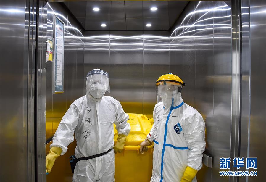 #新华网#湖北孝感：“疫”线“清洁卫士”