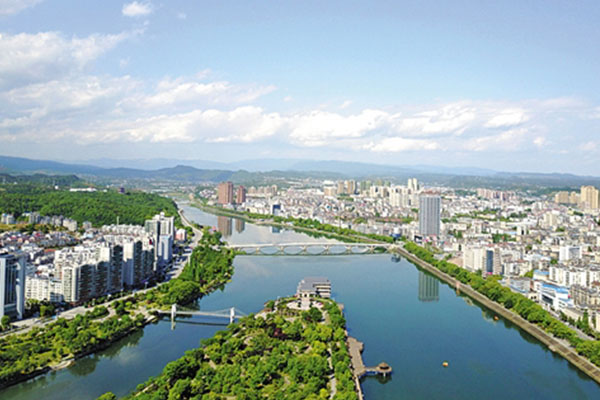 长江支流黄柏河途经宜昌市夷陵区,形成一幅生态"打底",绿色"作画"的