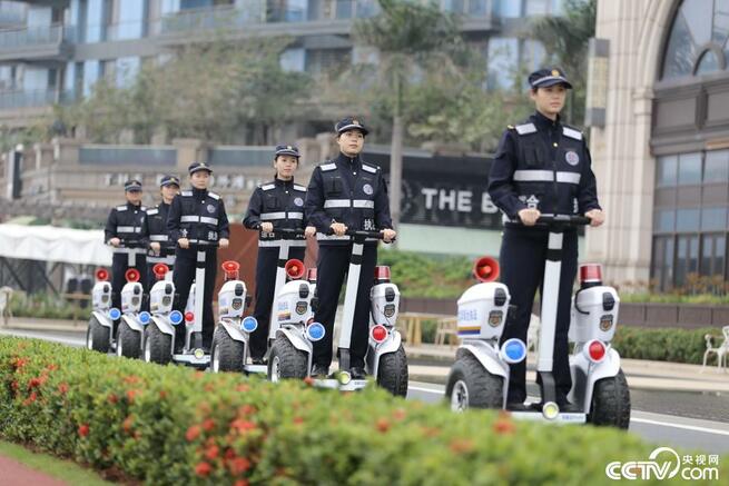海南島海口市 バランススクーター警備隊が登場_fororder_1