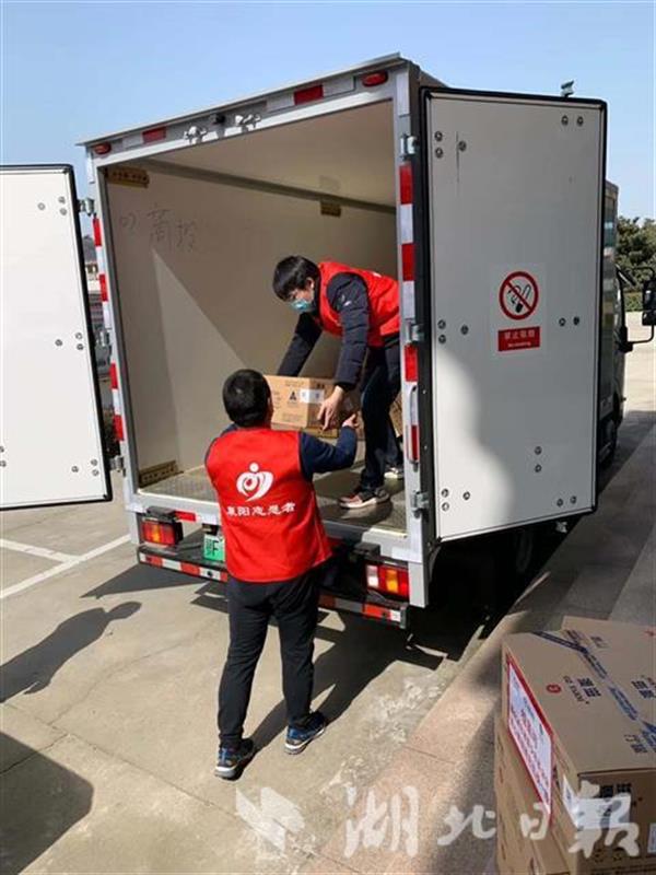 湖北日报@在坚定逆行中成长：湖北保卫战、武汉保卫战中的95后、00后们