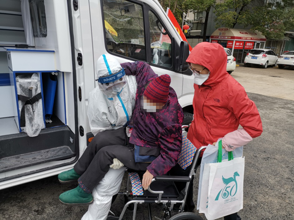（已复制到无边栏）吉林省红十字会志愿者转运患者开出“吉献”速度!