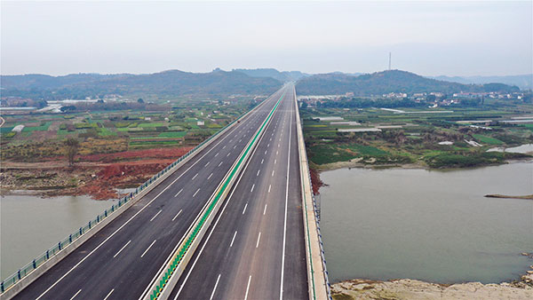 成资渝高速公路将于12月31日24时正式通车_fororder_3、新建成的成资渝高速沱江特大桥--摄影--刘世光