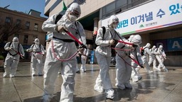 韩国累计确诊新冠肺炎病例近6万 集体感染事件频发