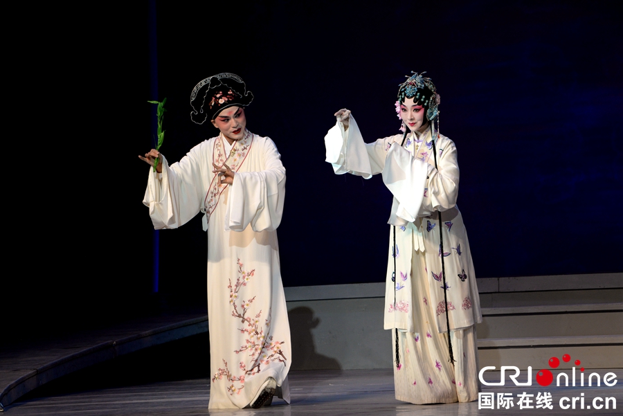 (组图)青春版昆曲《牡丹亭》贵阳首演重现经典