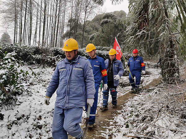 战严寒!高县成立应急小分队深山排故障保供电_fororder_微信图片_20210108153141