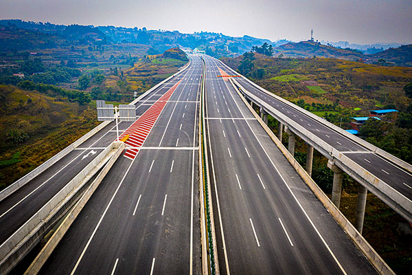 成宜高速公路通车助推自贡融入成渝地区双城经济圈