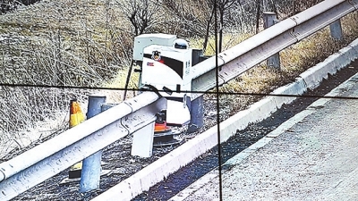 【汽车-图片】巡逻执法机器人上岗洛阳高速