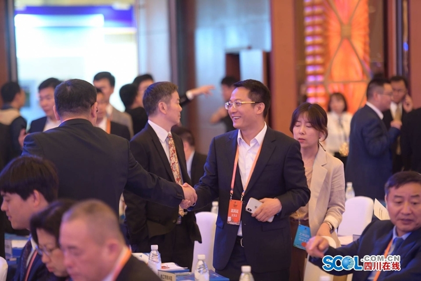 （头条，导航成都）彭清华发邀请：请来四川这些领域寻找商机