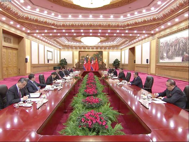 习近平同朝鲜劳动党委员长金正恩举行会谈