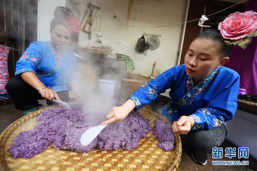 赶制“姊妹饭” 喜迎姊妹节