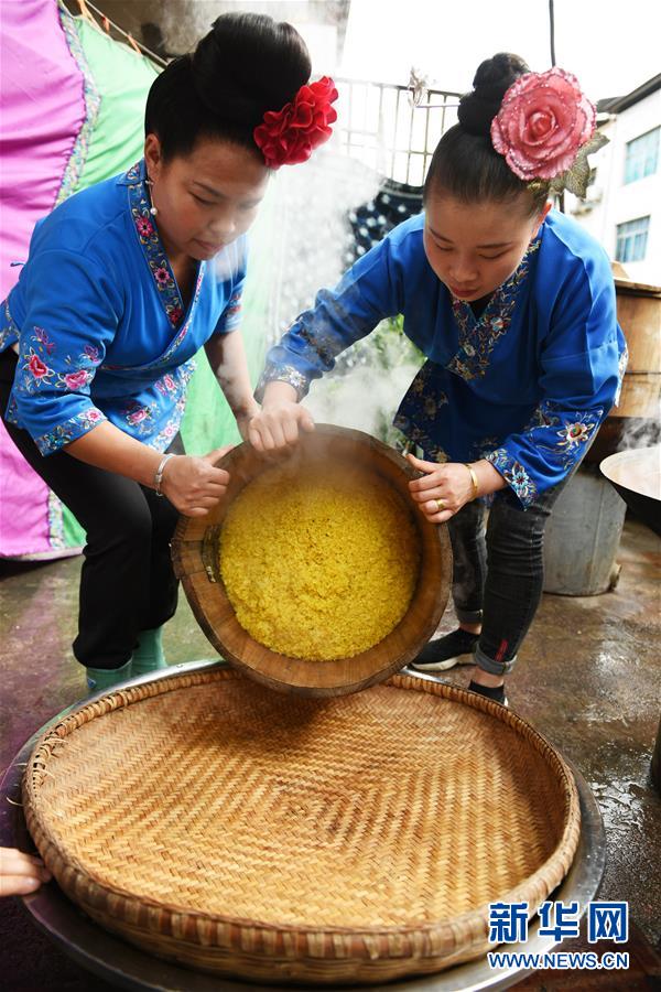 赶制“姊妹饭” 喜迎姊妹节