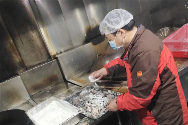 【湖北】武汉商学院为火神山、雷神山打造特色健康食谱