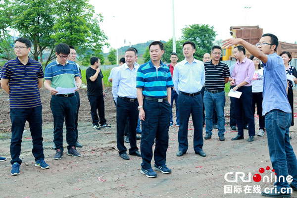 图片默认标题_fororder_中心组在奇瑞汽车建设场地考察