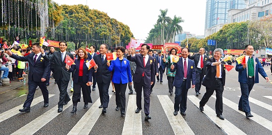 广东中山市举行2019年慈善万人行巡游活动
