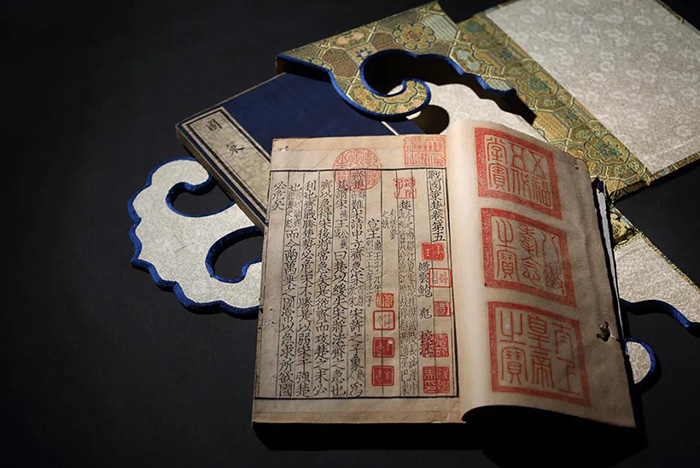 《与古为徒——中国古代金石书画及古籍名墨特展》在MUD Gallery举办 《与古为徒——中国古代金石书画及古籍名墨特展》在MUD Gallery举办