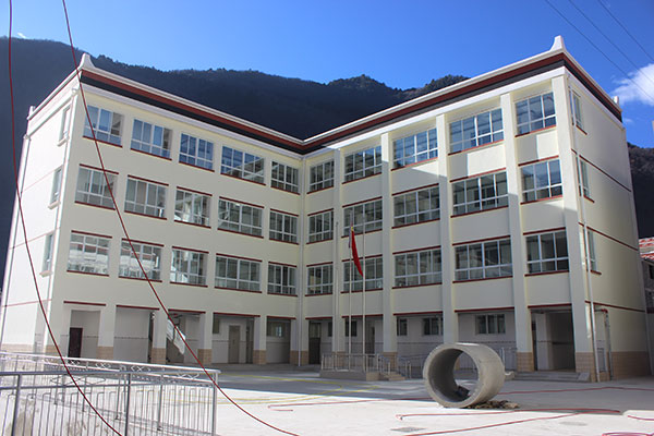 丹巴县东谷乡小学新建教学楼(丹巴县委宣传部 供图)