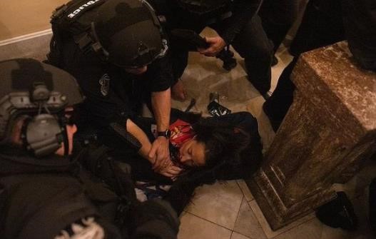 海外网深一度:国会枪响,美国“沦陷”