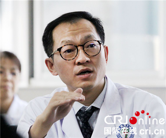 西安市红会医院脊柱病医院退变与肿瘤病区主任单乐群：众人眼里的“调皮大夫”  科室里的学者型医生