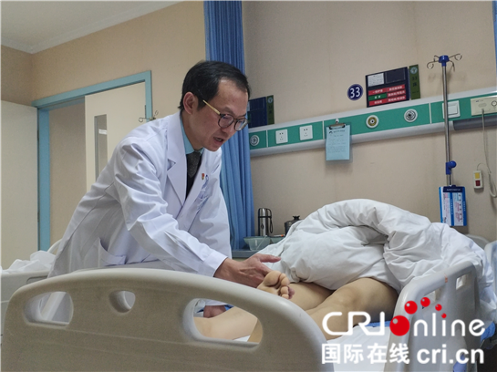 西安市红会医院脊柱病医院退变与肿瘤病区主任单乐群：众人眼里的“调皮大夫”  科室里的学者型医生