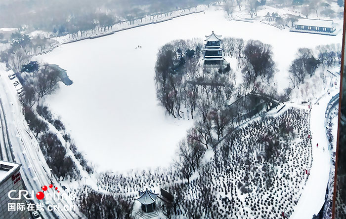 01【吉林】【原创】【CRI看吉林(标题)】【图说吉林】【白山松水(大图375 210)】【关东黑土(长春)】【移动版(列表)】【移动版(图)】雪后长春好似一幅水墨画 01【吉林】【原创】【CRI看吉林(标题)】【图说吉林】【白山松水(大图375 210)】【关东黑土(长春)】【移动版(列表)】【移动版(图)】雪后长春好似一幅水墨画