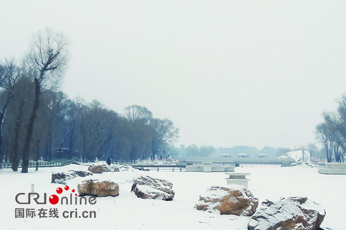 01【吉林】【原创】【CRI看吉林(标题)】【图说吉林】【白山松水(大图375 210)】【关东黑土(长春)】【移动版(列表)】【移动版(图)】雪后长春好似一幅水墨画 01【吉林】【原创】【CRI看吉林(标题)】【图说吉林】【白山松水(大图375 210)】【关东黑土(长春)】【移动版(列表)】【移动版(图)】雪后长春好似一幅水墨画