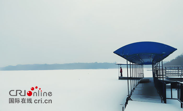 01【吉林】【原创】【CRI看吉林(标题)】【图说吉林】【白山松水(大图375 210)】【关东黑土(长春)】【移动版(列表)】【移动版(图)】雪后长春好似一幅水墨画 01【吉林】【原创】【CRI看吉林(标题)】【图说吉林】【白山松水(大图375 210)】【关东黑土(长春)】【移动版(列表)】【移动版(图)】雪后长春好似一幅水墨画