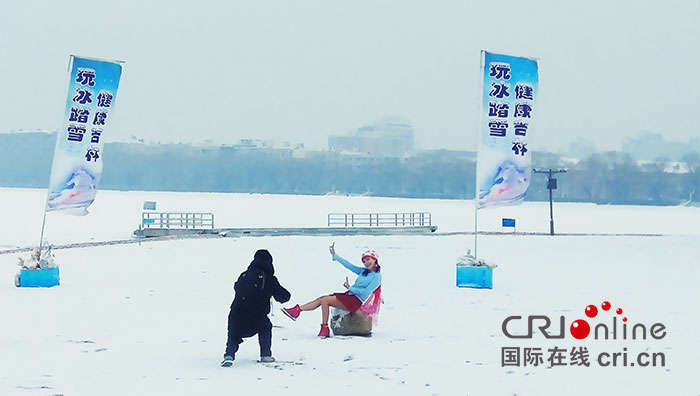 01【吉林】【原创】【CRI看吉林(标题)】【图说吉林】【白山松水(大图375 210)】【关东黑土(长春)】【移动版(列表)】【移动版(图)】雪后长春好似一幅水墨画 01【吉林】【原创】【CRI看吉林(标题)】【图说吉林】【白山松水(大图375 210)】【关东黑土(长春)】【移动版(列表)】【移动版(图)】雪后长春好似一幅水墨画