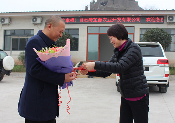 图片默认标题_fororder_慰问现场