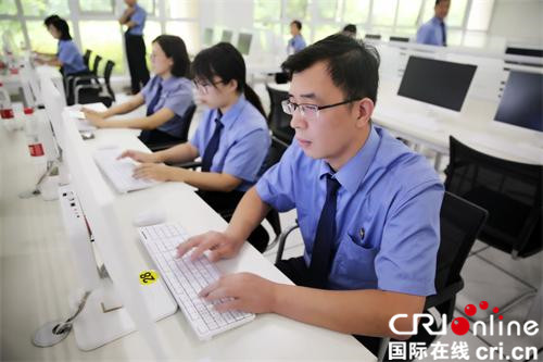 看文录入要求参赛人员根据打字测试软件中提前录入的测试卷(起诉书)