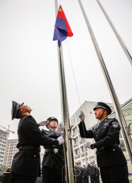 （有修改）【A】重庆渝北区公安分局举行首个“中国人民警察节”升警旗仪式