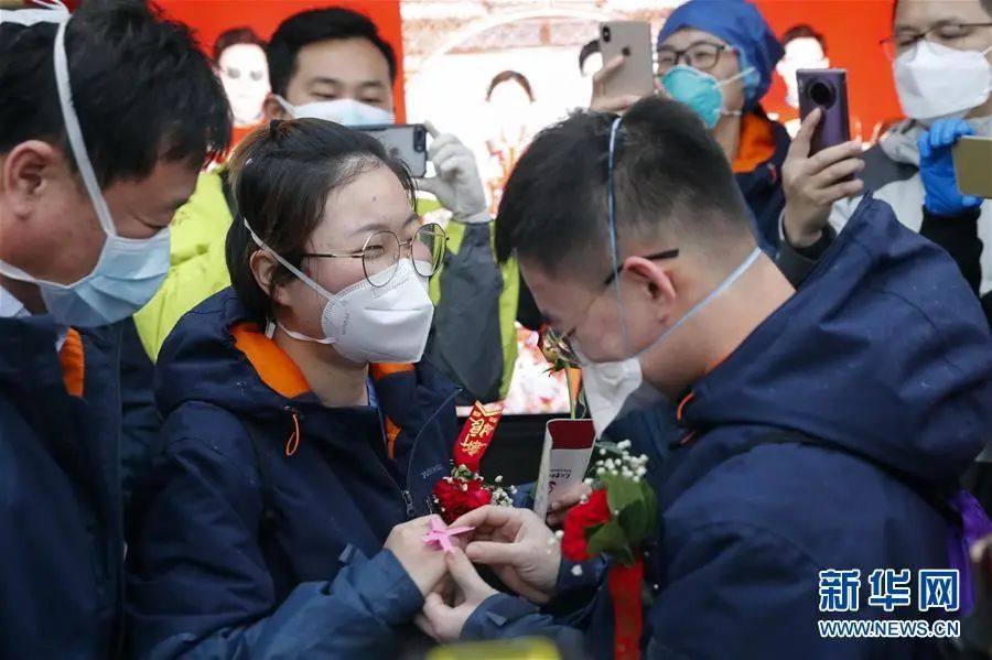 新华社：上！！！