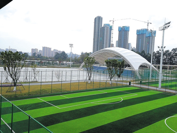 （转载）足球元素与现代建筑完美融合 成都城东体育公园初步呈现