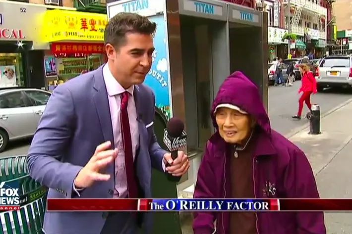 「新华社」把无知当有趣，该道歉的是这个美国主持人！