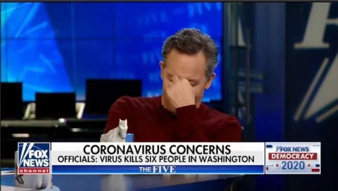 「新华社」把无知当有趣，该道歉的是这个美国主持人！