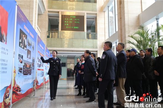 【CRI专稿 列表】重庆警方问计于民 邀监督员代表走进警营建言献策