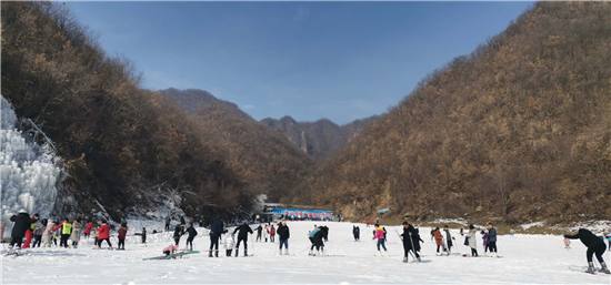 【B】平顶山市鲁山县：滑雪项目撑起冬日尧山旅游“半边天”