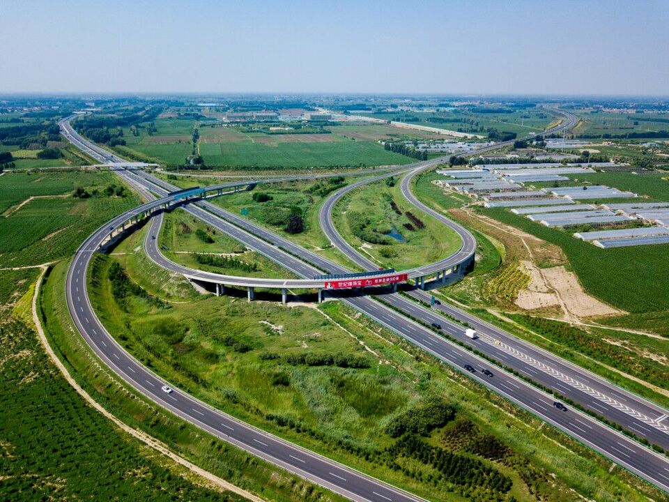 四年前通车的山东省首条“绿色公路示范高速”，现喜获“李春奖”！