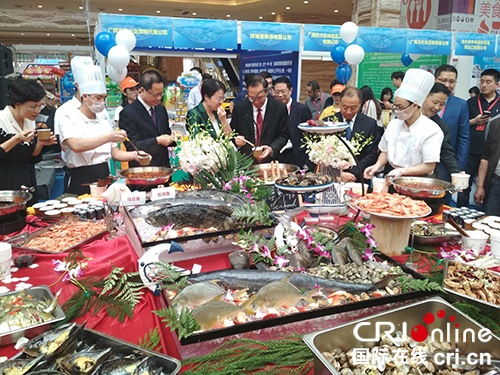 图片默认标题_fororder_海鲜美食节现场--摄影-吴伟