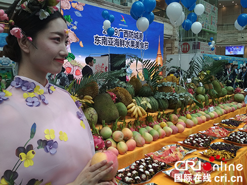 图片默认标题_fororder_现场展示的东南亚水果--摄影-吴伟