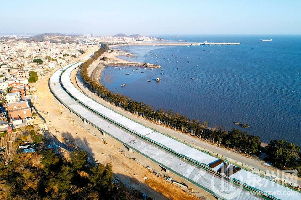 泉州：白鹤湾高架桥贯通