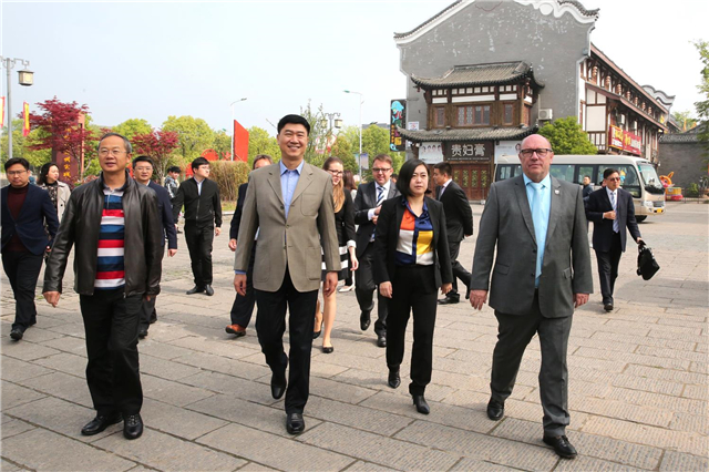 【湖北】【客户稿件】德国克林贝格市代表团到稻花香集团参观考察