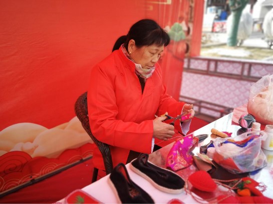 Lunar New Year Festivities Attract Tourists to Tongzhou