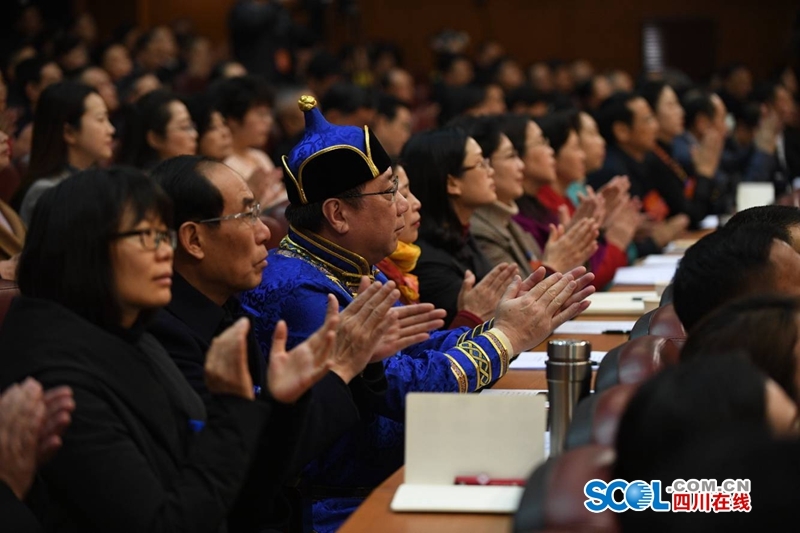 （导航成都，四川两会专题-最新报道）四川省政协十二届二次会议在成都开幕