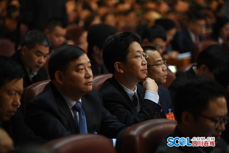 （导航成都，四川两会专题-最新报道）四川省政协十二届二次会议在成都开幕
