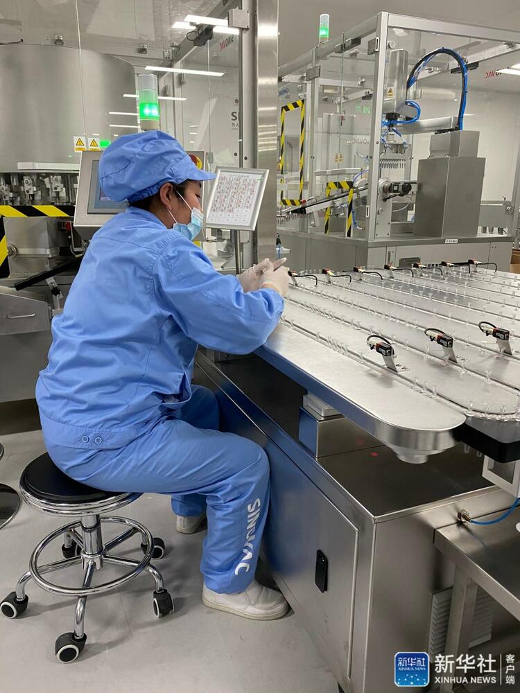 探访北京新冠疫苗车间:24小时生产不停歇