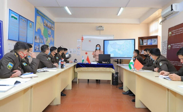 中文热不断升温 乌兹别克斯坦军校开设中文专业