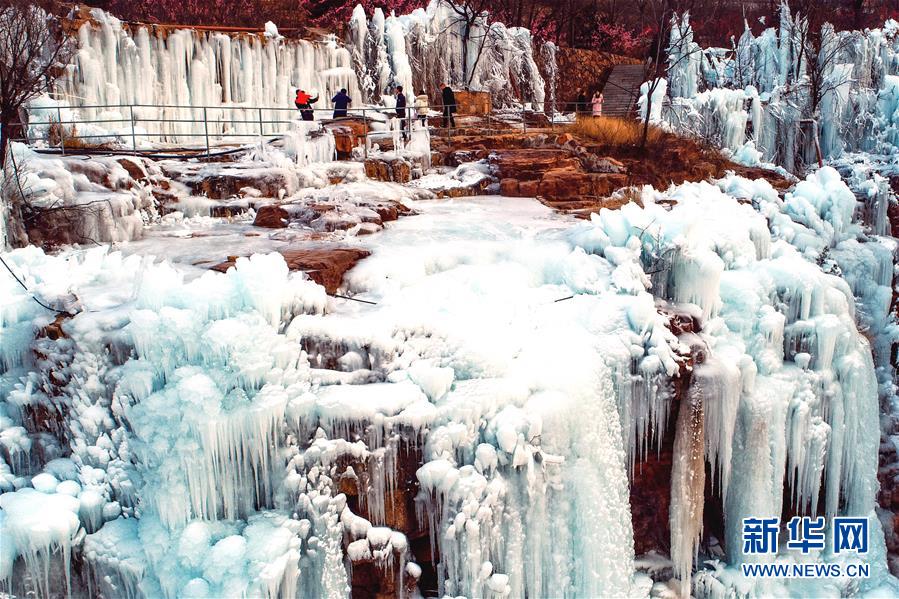 河北：壮观的太行冰瀑