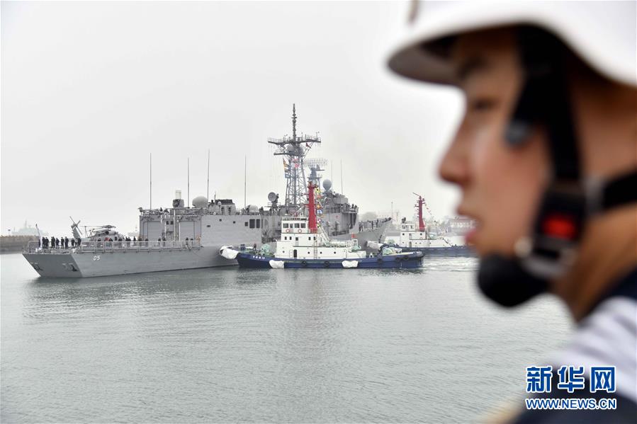 来华参加多国海军活动的外国军舰抵达青岛